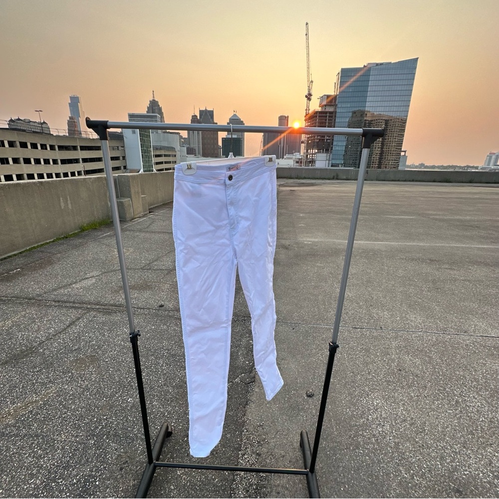 Swank L High Waist Stretchy Jeans - White
SWANK White Denim Pants Size
